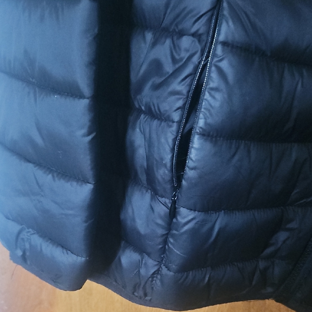Women's Black Puffer Jacket - Picture 3 of 3